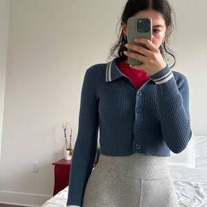 Blue short sweatshirt